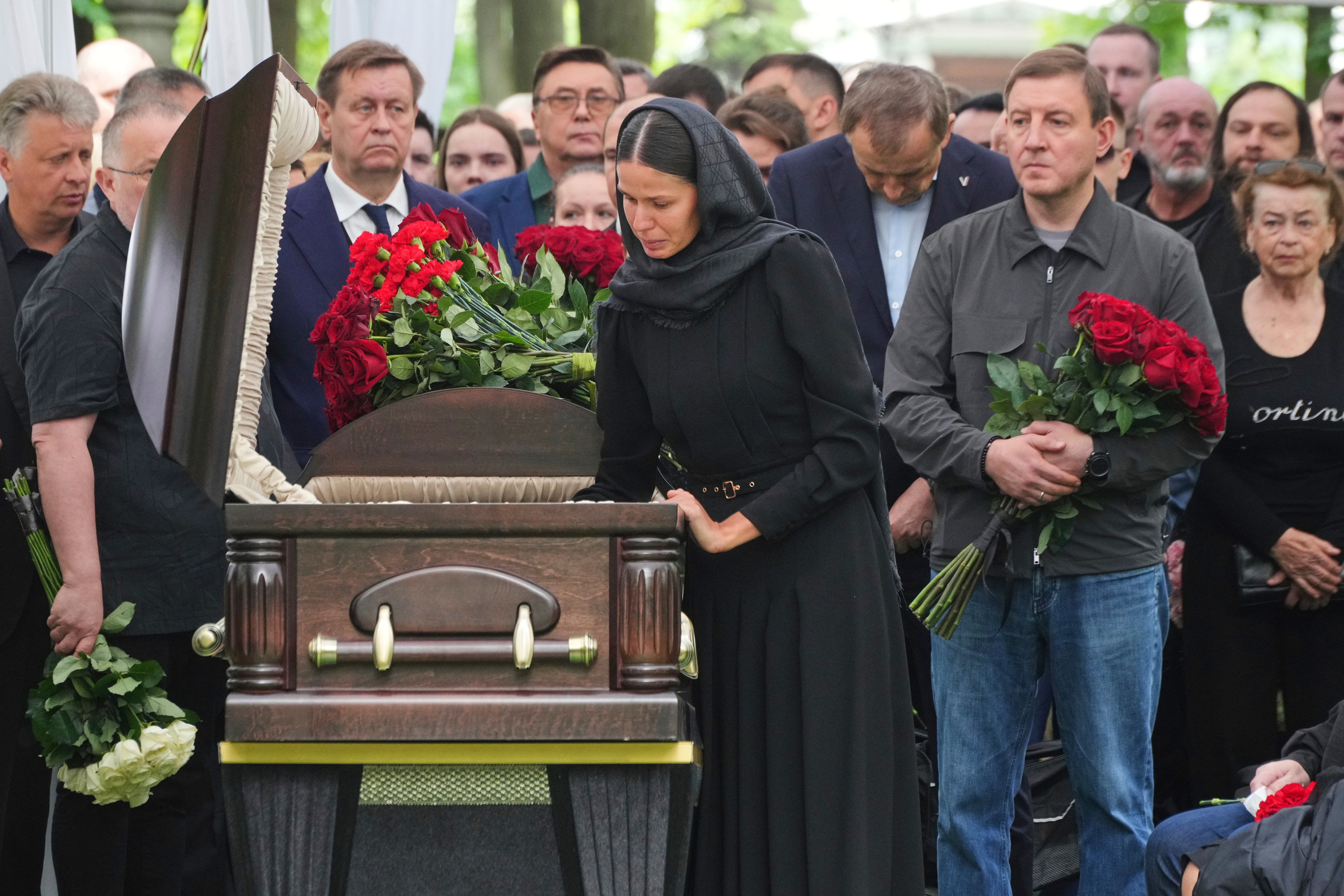 Posledná rozlúčka s ministrom dopravy Romanom Starovojtom